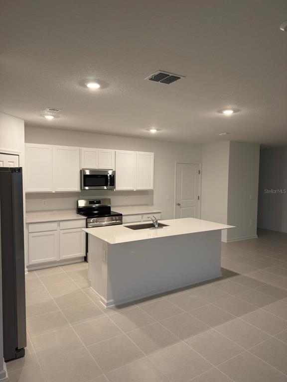 Building Photo - 3466 Howell Dr