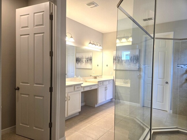 Building Photo - Two Story in Gated Lakeview Preserve
