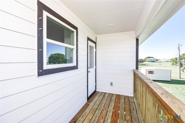 Building Photo - 544 Buckskin Dr