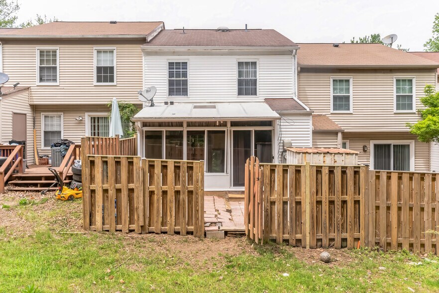 Building Photo - 15606 Traverser Ct