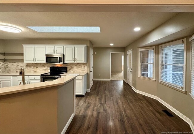 Building Photo - 200 Horseshoe Dr