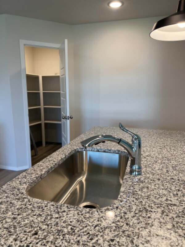 Building Photo - 13923 S Quincy St