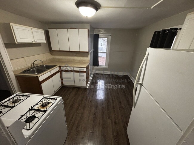 Building Photo - 1263 College Ave NE