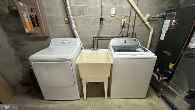 Building Photo - 7225 Steamerbell Row