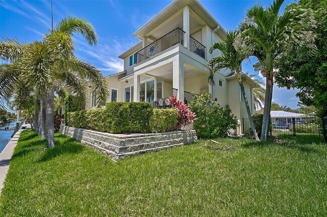 Building Photo - 830 Tarawitt Dr