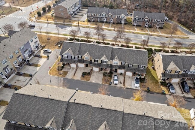 Building Photo - 10439 Benfield Rd