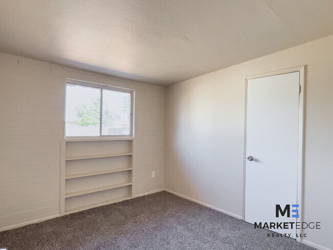 Building Photo - 3 Bed/ 1 Bath at 67th /Indian School! Appl...