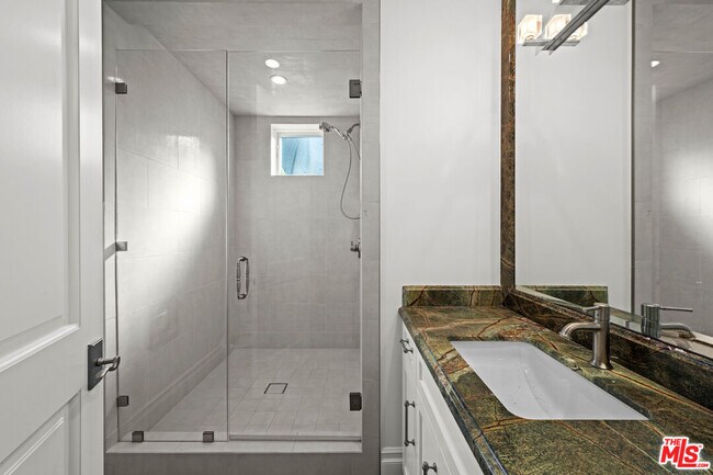 Building Photo - 201c Avenue A