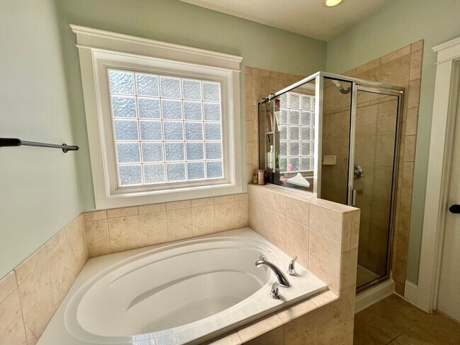 Building Photo - Gorgeous Custom Built 4BD, 3BA Holly Springs Home with Home Gym Setup and Fenced In Yard