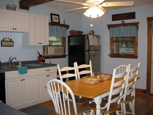 kitchen - 11 Hoffman St