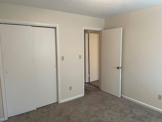 Building Photo - 2519 Hawksbury Ln