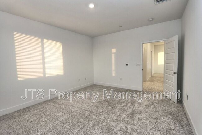 Building Photo - 4364 Greenshank Cir