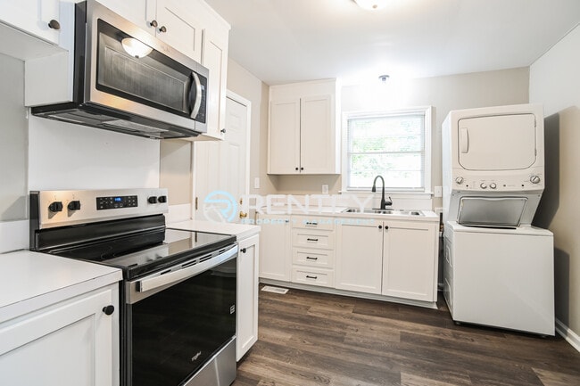 Building Photo - 2731 Bradford St