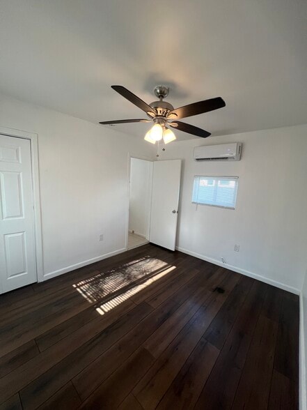 Bedroom - 122 E Quintard St