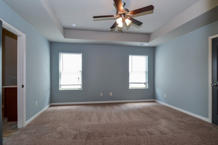 Building Photo - 1081 Rock Elm Dr