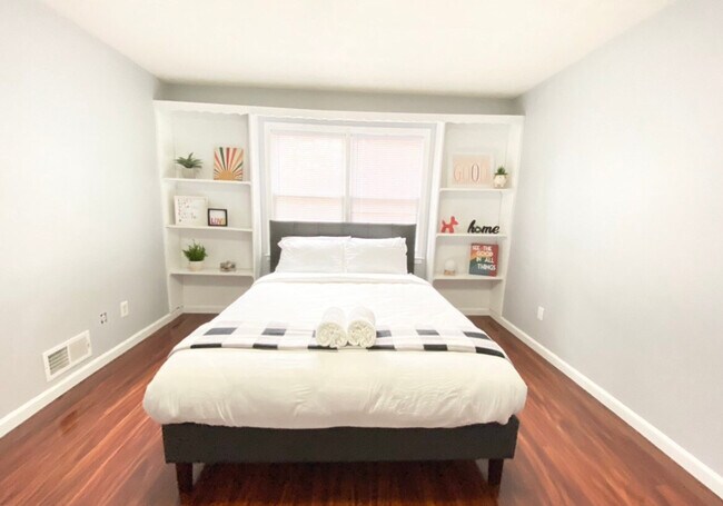 Building Photo - 175 Michael Dr