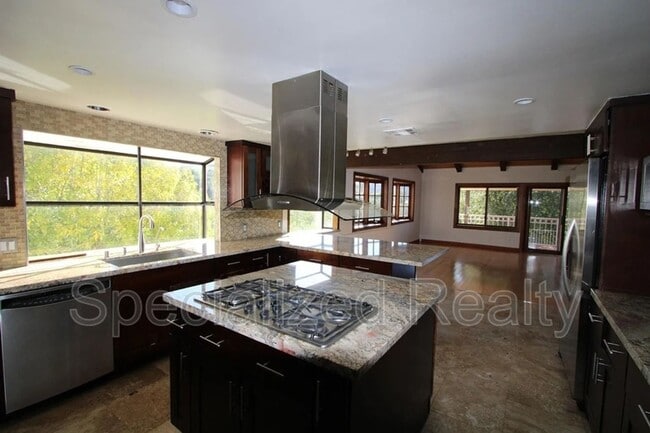Building Photo - 3694 Berwick Dr