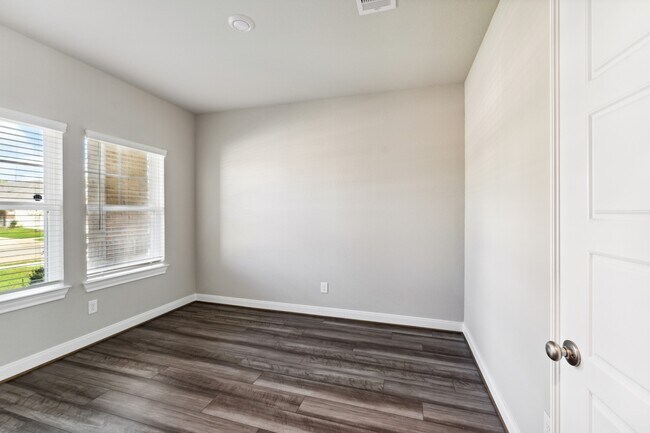 Building Photo - 4322 Pale Fox Ln