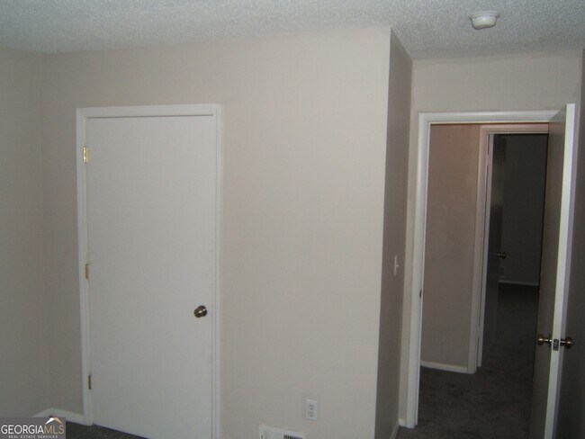 Building Photo - 4701 Flat Shoals Rd