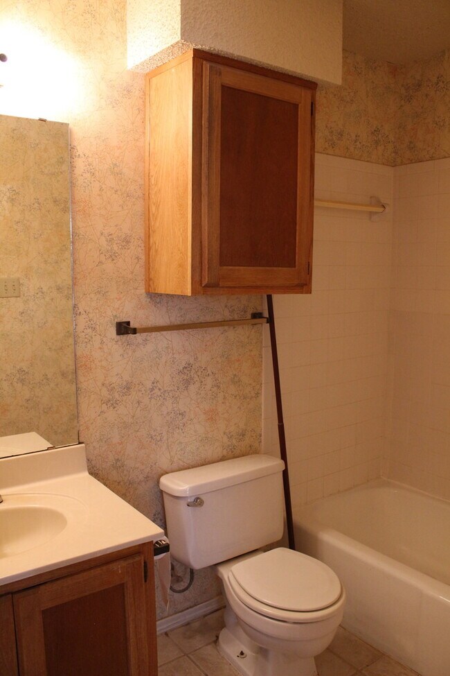 Building Photo - 9406 Kempler Dr