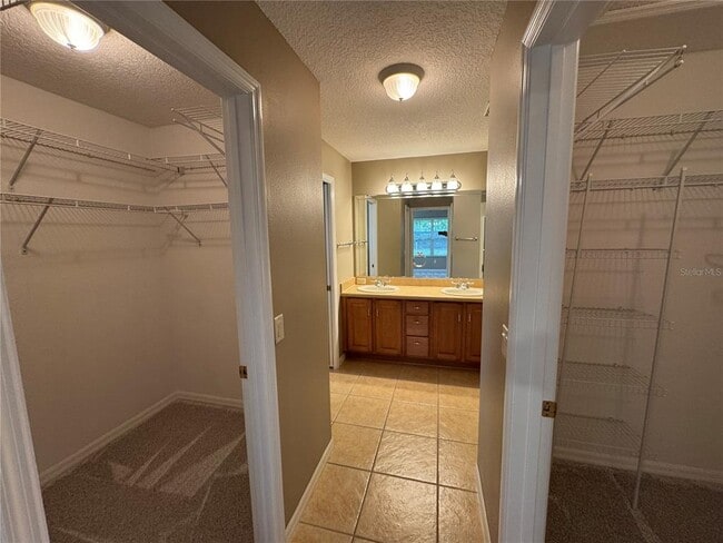 Building Photo - 436 Kingston Way