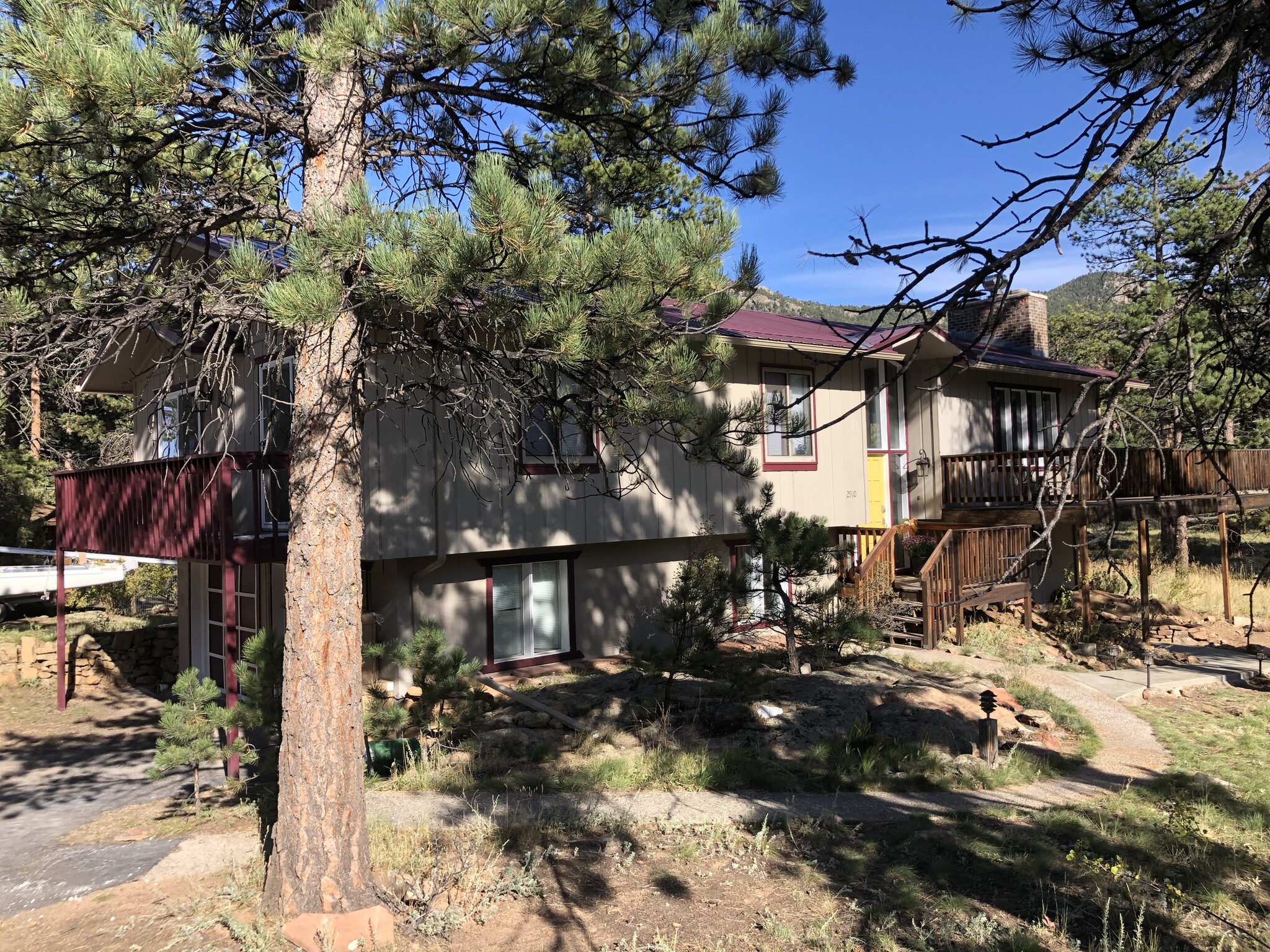 Building Photo - 2910 Aspen Dr