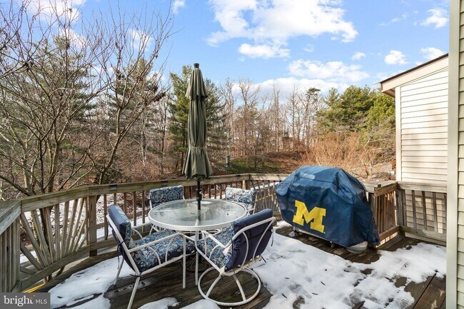 Patio - 6908 Compton Valley Ct