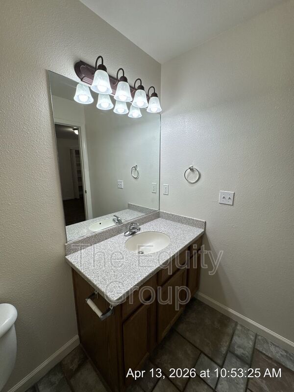 Building Photo - 1923 E Academy Ave