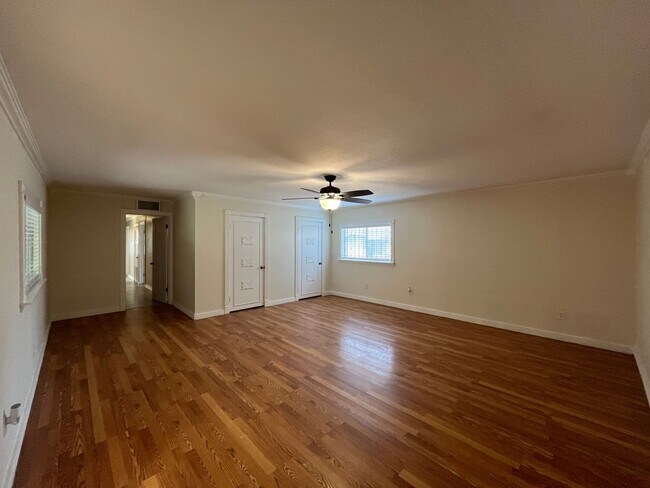 Building Photo - 3309 Mahan Dr