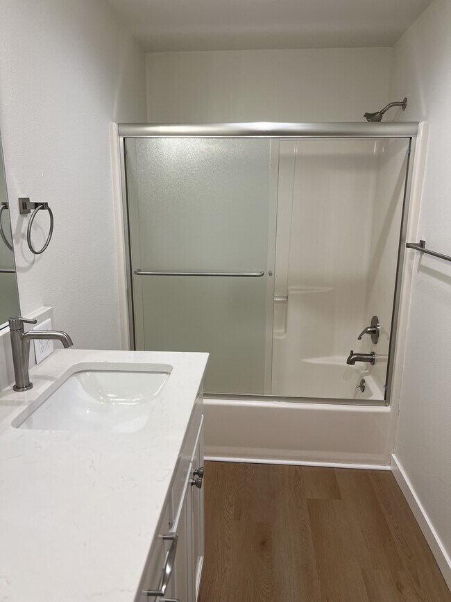 Building Photo - 2214 Valencia St