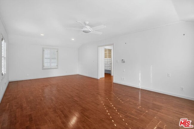 Building Photo - 15 N Ridgewood Rd