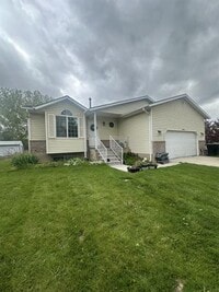 Building Photo - Charming Murray Home