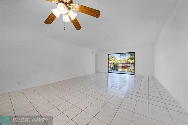 Building Photo - 2031 Coral Ridge Dr