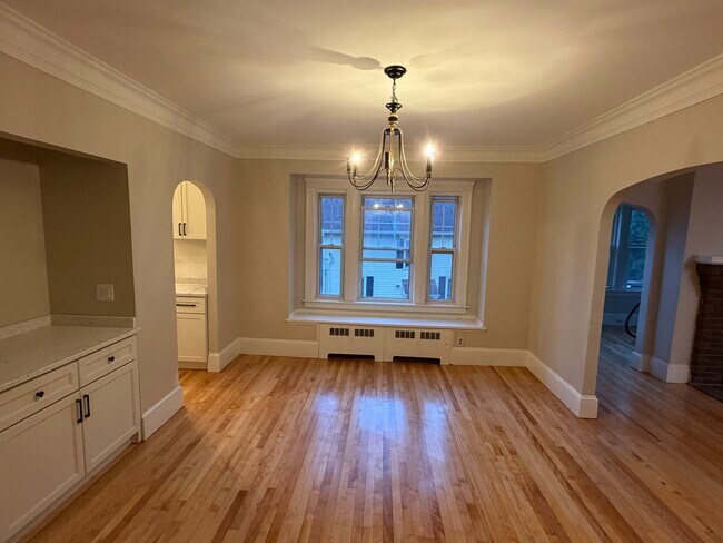 Building Photo - 53 Howland Terrace