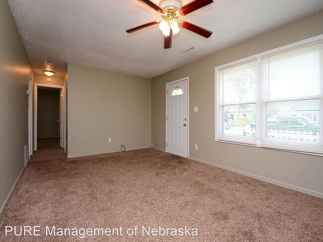 Building Photo - 2 br, 1.5 bath House - 1410 Lindwood Dr