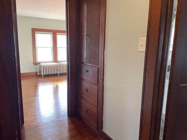 Building Photo - 884 Kellogg St