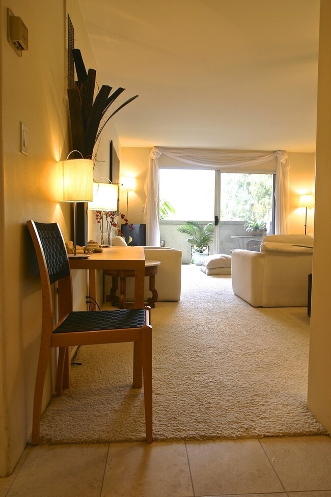 Building Photo - Total Quality Living! This private and qua...