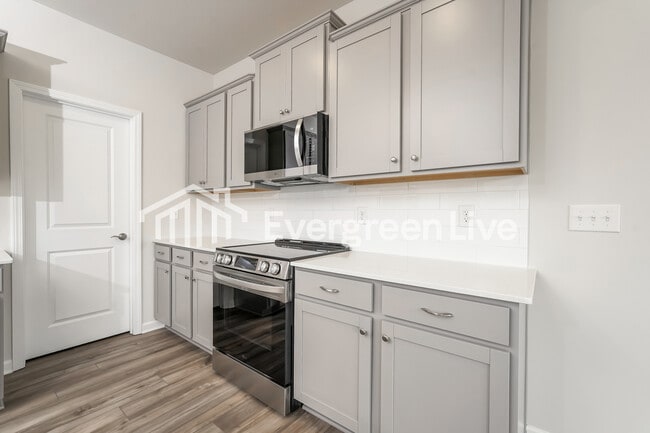 Building Photo - 5591 Hydrangea St