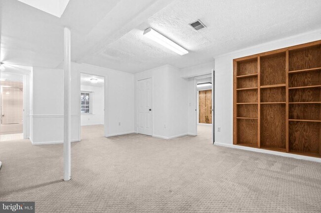 Building Photo - 7520 Royal Dominion Dr