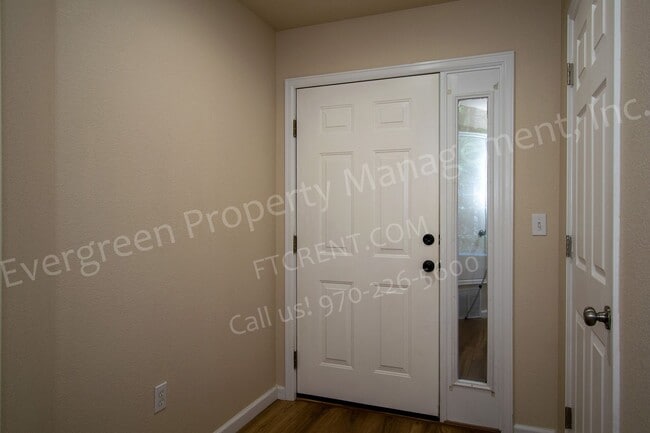 Building Photo - 5225 White Willow Dr