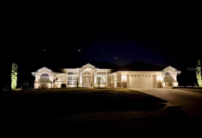 Building Photo - 8890 SW 57th Ct