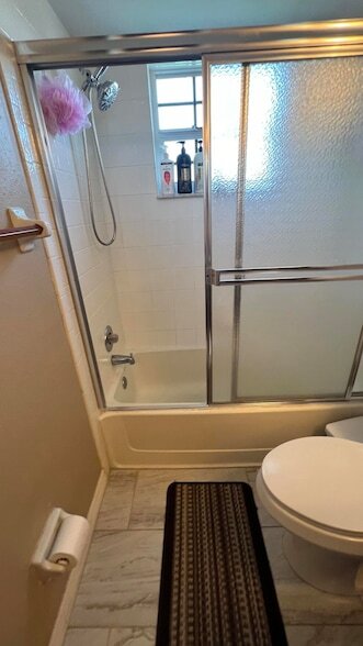 Building Photo - 1524 SE Royal Green Cir