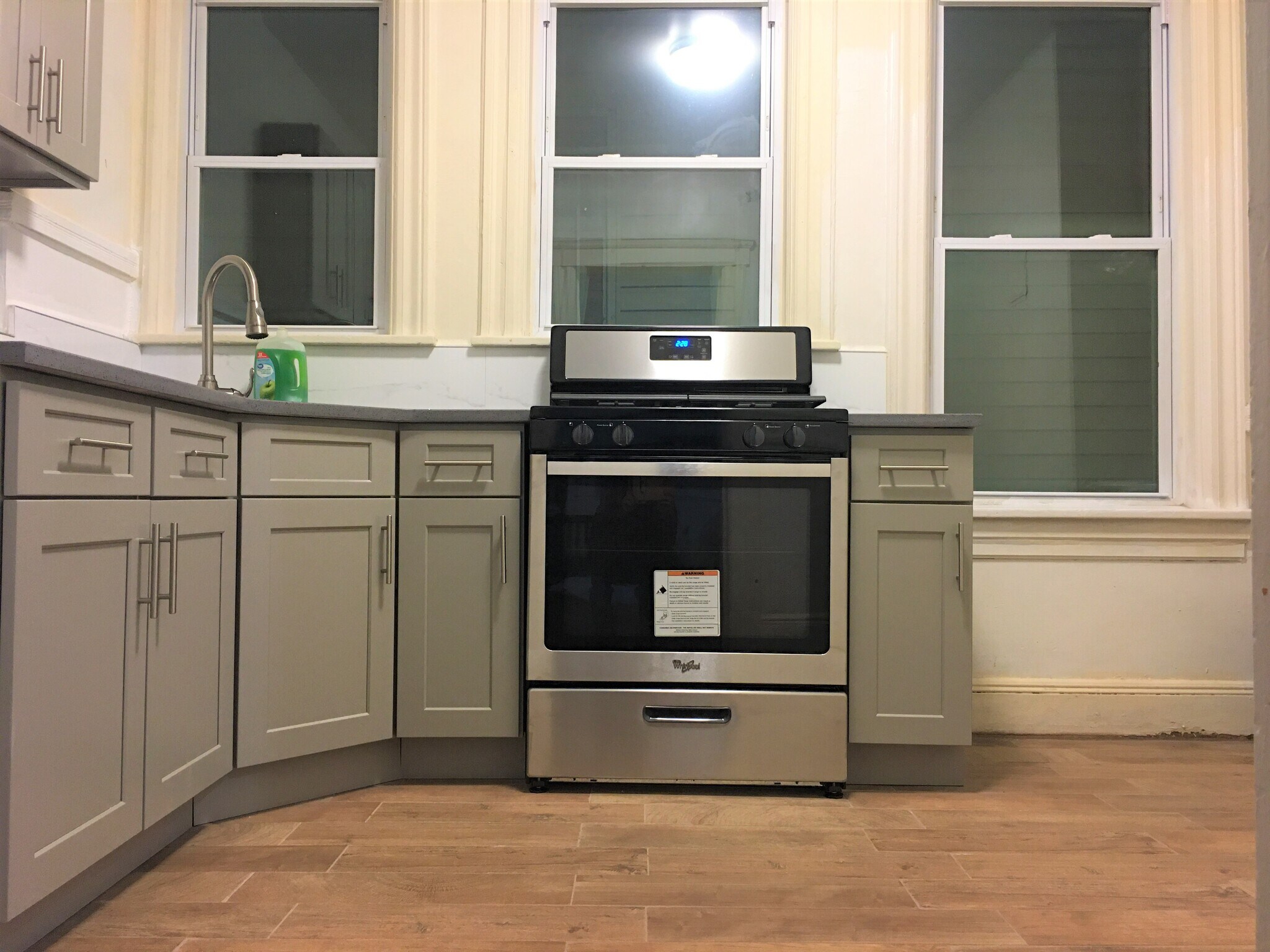 Building Photo - 101 Romaine Ave