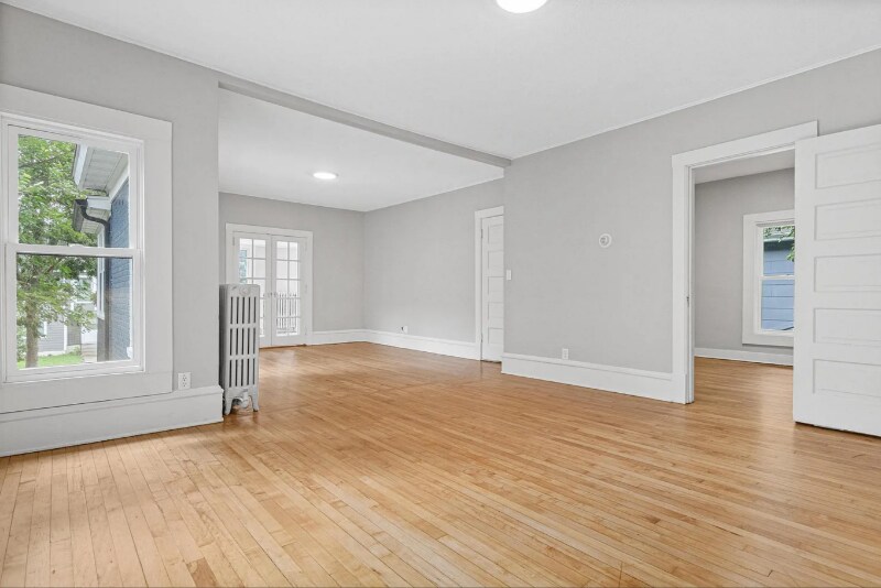 Building Photo - 1527 NE Madison St