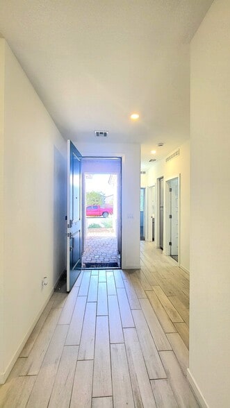 Building Photo - 5991 Trevano Ave