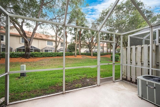 Building Photo - 1210 Sorrento Dr