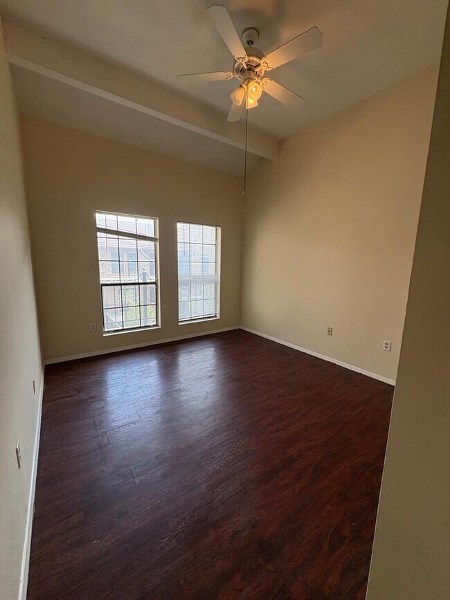 Building Photo - 2801 Rio Grande St