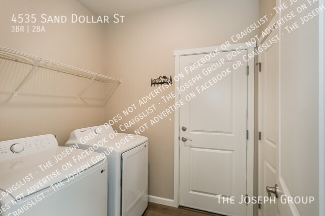 Building Photo - 4535 Sand Dollar Dr