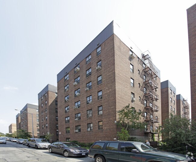 Stratton Gardens 13760 45th Ave Flushing NY 11355 Apartment Finder