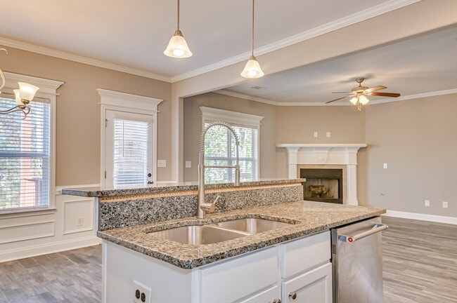 Building Photo - 848 Tyler Woods Dr